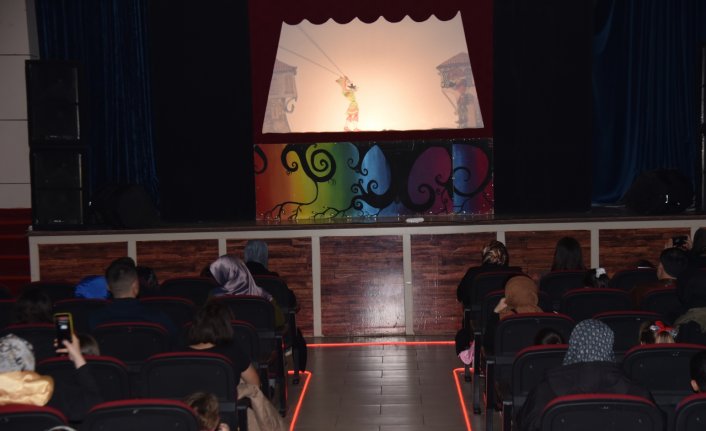 Görele'de Hacivat ile Karagöz gölge oyunu gösterimi yapıldı