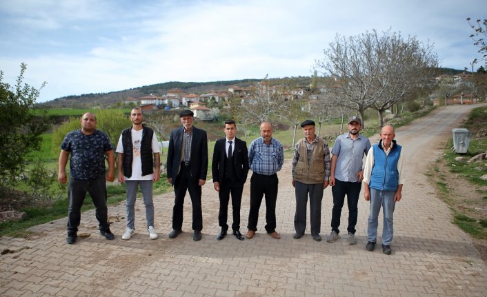 Çorum'da üç rakibini geride bırakan genç, 19 yaşında muhtar seçildi