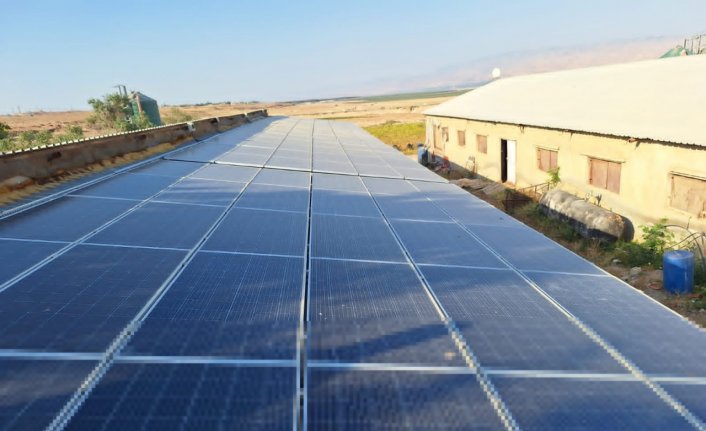 Filistinli çiftçiler güneş enerjisiyle üretimi İsrail saldırıları altında sürdürmeye çalışıyor