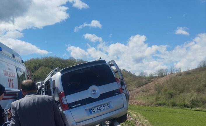 Samsun'da otomobil ile hafif ticari aracın çarpıştığı kazada 5 kişi yaralandı