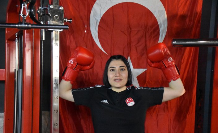 Milli kick boksçu Feyzanur, 3. kez dünya şampiyonu olmak için mücadele edecek
