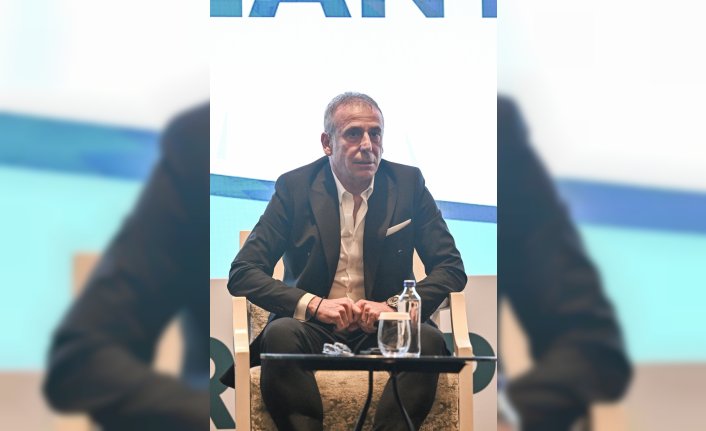 Teknik direktörler Avcı, Turan ve Kıragası, sporcu sağlığıyla ilgili oturuma katıldı