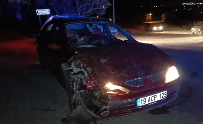 Çorum'da iki otomobilin çarpıştığı kazada 4 kişi yaralandı