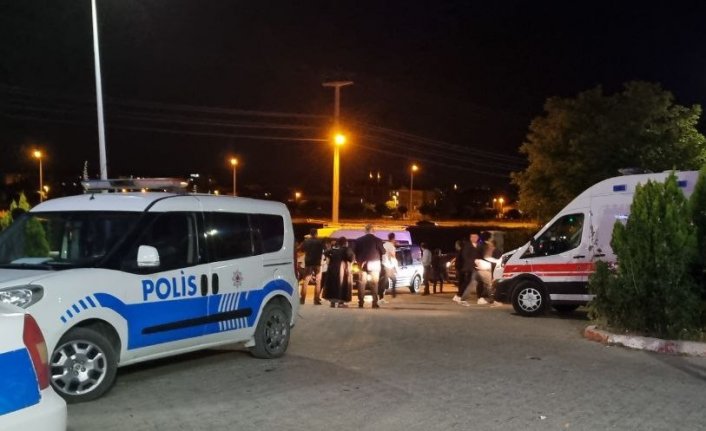 Çorum'da yorgun merminin isabet ettiği 2 kişi yaralandı
