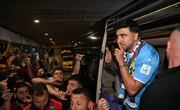 Trabzonspor'un transfer görüşmelerine başladığı Ozan Tufan, Trabzon'a geldi