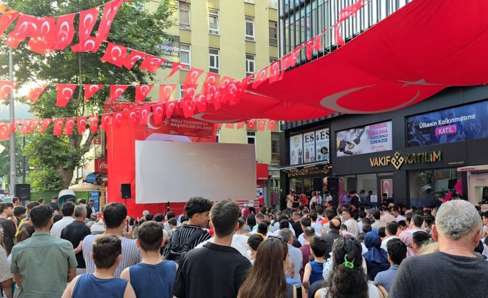 Türkiye-Portekiz maçı, Düzce, Karabük, Sakarya ve Kocaeli'de dev ekranlardan izlendi