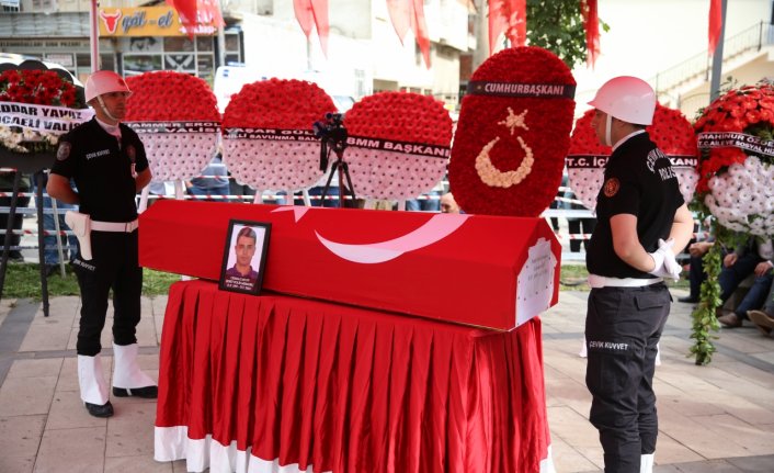 Kocaeli'de trafik kazasında şehit olan polis, Ordu'da son yolculuğuna uğurlandı