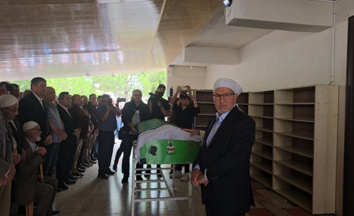 İÜ İlahiyat Fakültesi Öğretim Üyesi Prof. Dr. Mustafa Karataş'ın acı günü