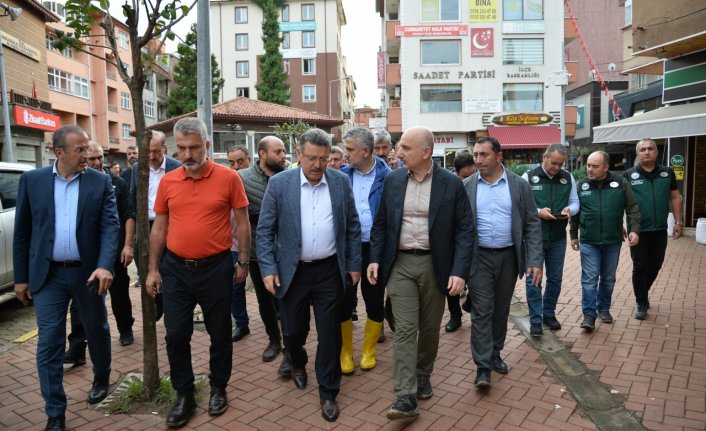 Ulaştırma ve Altyapı Bakan Yardımcısı İskurt, yağıştan etkilenen Araklı'da incelemede bulundu