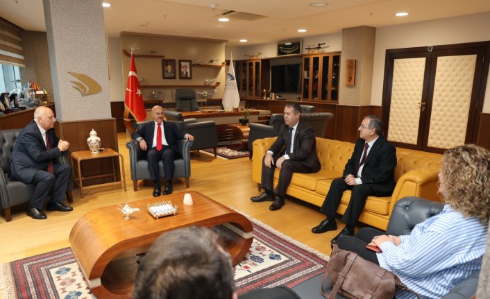Azerbaycanlı akademisyenler, Düzce Üniversitesi Rektörü Prof. Dr. Sözbir'i ziyaret etti