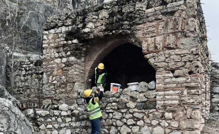 Kral Kaya Mezarları bölgesindeki Osmanlı dönemine ait iki hamam restore ediliyor