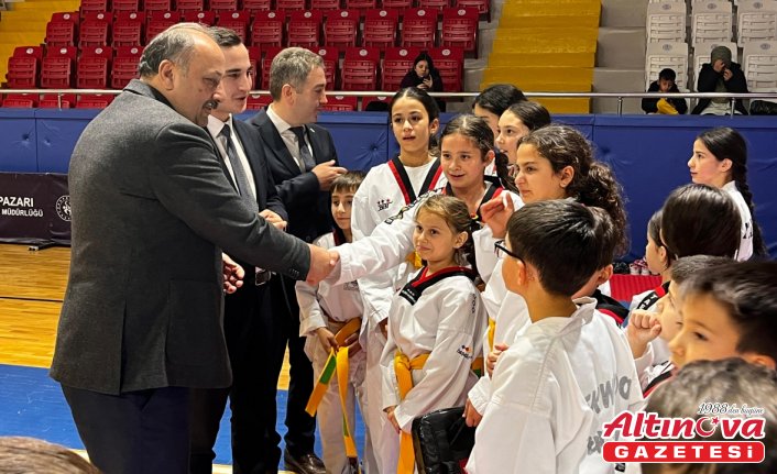 Salıpazarı Kaymakamı Beyazıt ve Belediye Başkanı Karaca, antrenör ve sporcularla buluştu