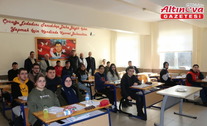 Of Milli Eğitim Müdürü Kabahasanoğlu öğrencilerle bir araya geldi
