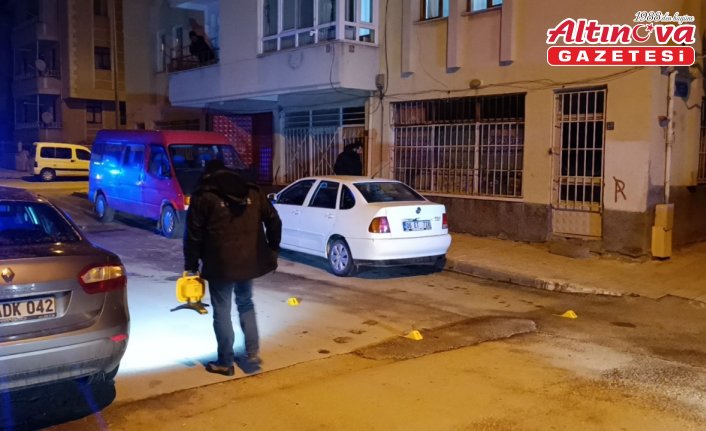 Çorum'da apartman dairesine düzenlenen silahlı saldırı hasara yol açtı