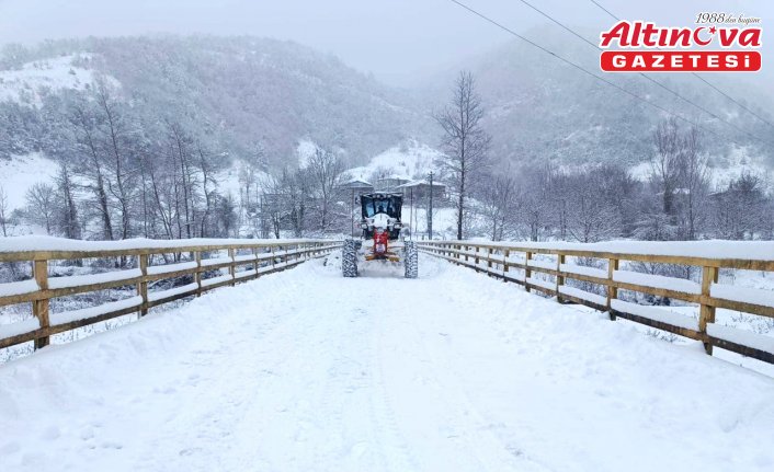 Karabük ve Bolu'da kar nedeniyle kapanan köy yollarından 176'sı açıldı