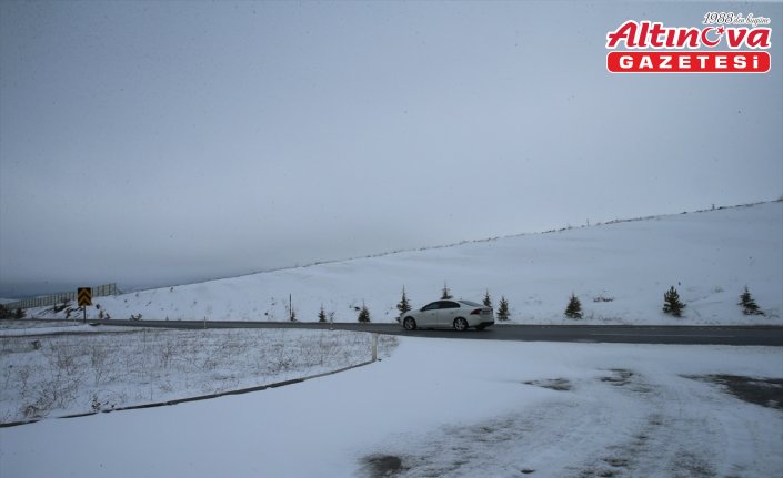 Tokat-Sivas kara yolunda kar etkili oluyor