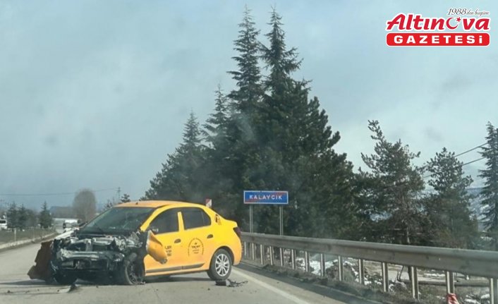 Tokat'ta otomobil ile taksinin çarpıştığı kazada 5 kişi yaralandı