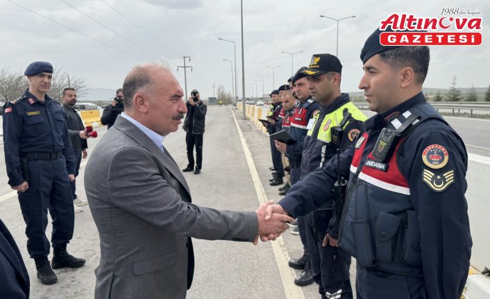 Çorum Valisi Çalgan, Samsun-Ankara kara yolunda trafik denetimi yaptı