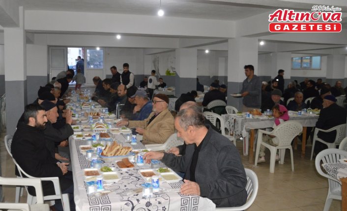 Samsun'da mahalle sakinleri 20 yılı aşkın süredir birlikte iftar yapıyor
