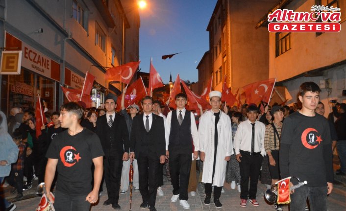 Havza 25 Mayıs Atatürk'ü Anma ve Termal Turizm Festivali fener alayı ile sona erdi