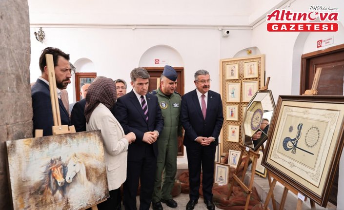 Merzifon Halk Eğitim Merkezinin yıl sonu sergisi açıldı