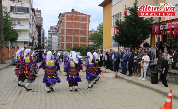 Of Halk Eğitimi Merkezi'nde yıl sonu sergisi açıldı