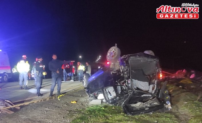 Rize'de takla atan hafif ticari araçtaki 3 kişi öldü, 2 kişi yaralandı