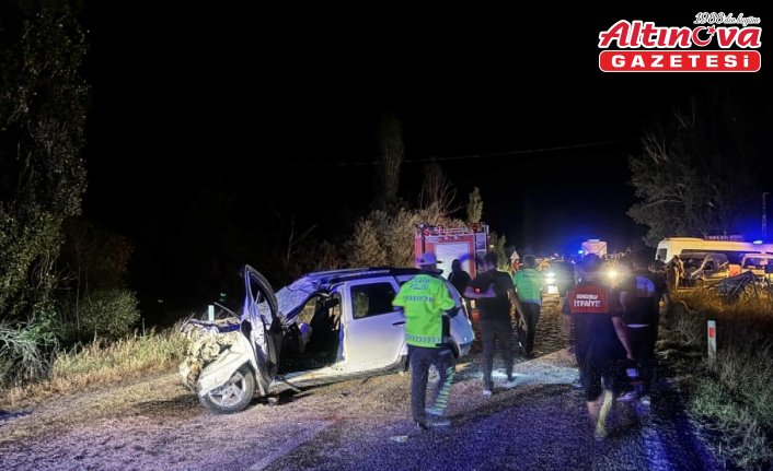 Çorum’da cip ile traktörün karıştığı kazada 5 kişi yaralandı