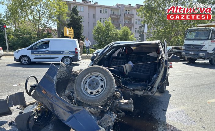 Samsun'da 3 aracın karıştığı trafik kazasında 4 kişi yaralandı