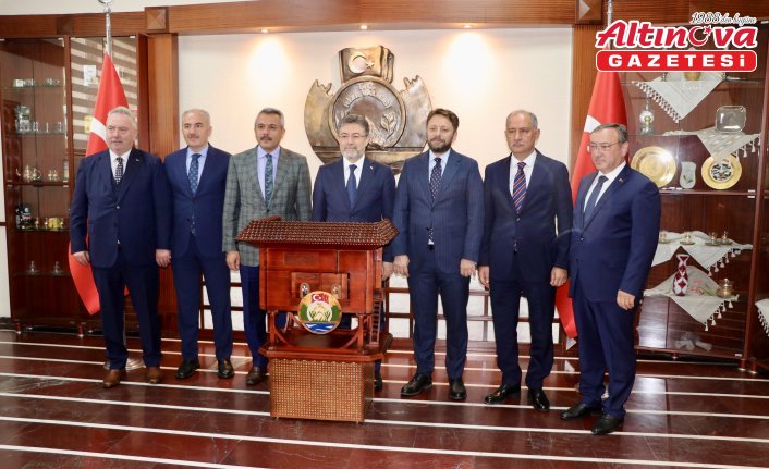 Tarım ve Orman Bakanı Yumaklı, Rize'de ziyaretlerde bulundu
