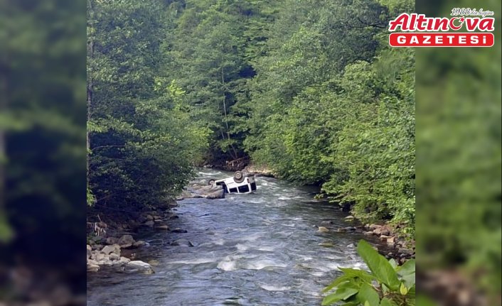 Trabzon'da hafif ticari aracın dereye devrildiği kazada karı koca hayatını kaybetti