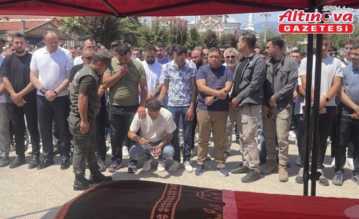 Bursa'daki orman yangınını söndürme çalışmaları sırasında kazada ölen gönüllü Bolu'da defnedildi