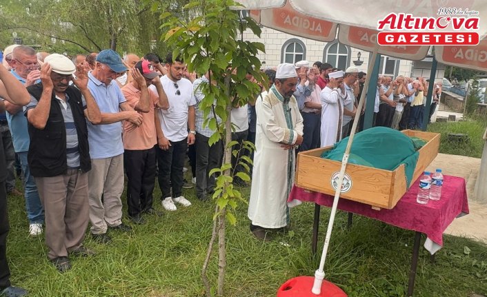 Giresun'da yayladaki silahlı kavgada hayatını kaybeden karı kocanın cenazesi defnedildi