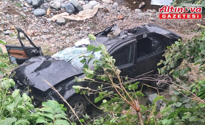 Rize'de iki otomobilin çarpıştığı kazada 1 kişi öldü, 8 kişi yaralandı