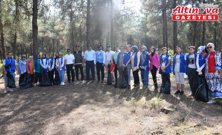 Vezirköprü'de ormanlık alanlarda yangın riskine karşı doğa temizliği yapıldı