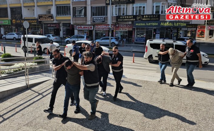 GÜNCELLEME - Çorum merkezli 4 ilde düzenlenen yasa dışı silah ticareti operasyonunda 2 kişi tutuklandı