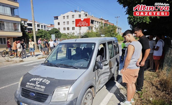 Samsun'da hafif ticari araç ile motosikletin çarpışması sonucu 2 kişi yaralandı