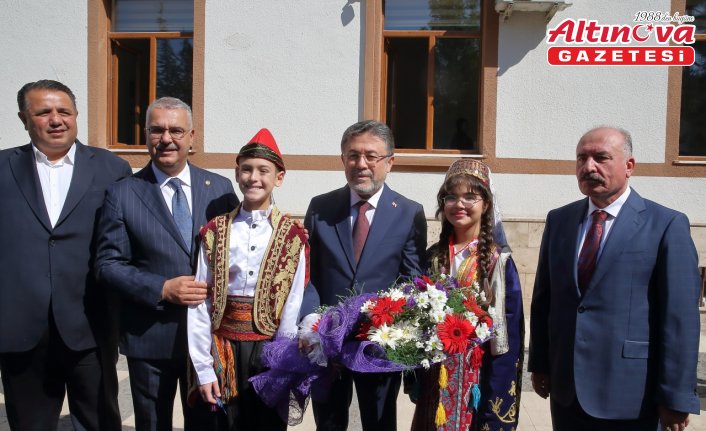 Tarım ve Orman Bakanı Yumaklı, Çorum'da ziyaretlerde bulundu