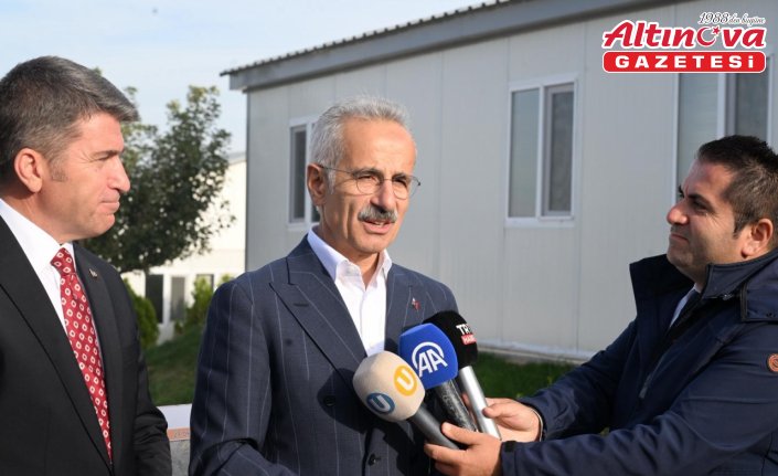 Bakan Uraloğlu, Çorum-Mecitözü-Amasya kara yolu şantiyesinde incelemede bulundu