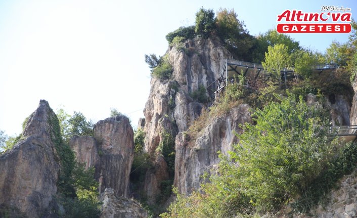 Ordu'daki 2 bin 500 yıllık Ünye Kalesi bölge turizmine katkı sunuyor