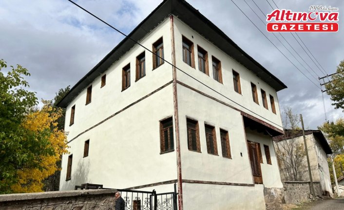 Giresun'da üniversite öğrencileri tarihi konakta rölöve çalışması yaptı