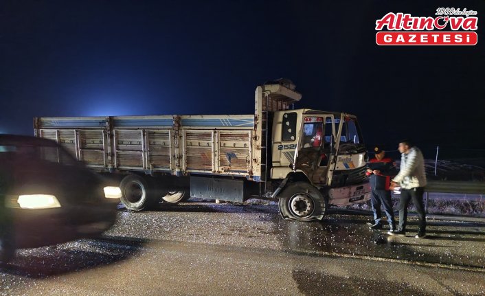 Çorum'da 5 aracın karıştığı zincirleme kazada 3 kişi yaralandı