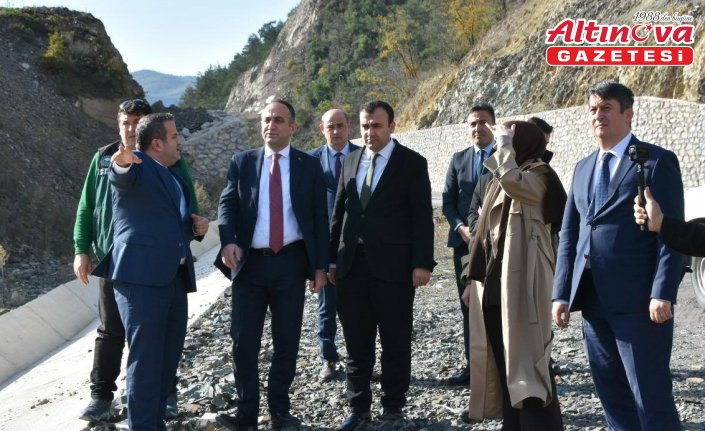 Dikmen'de yol yapım çalışmaları sürüyor