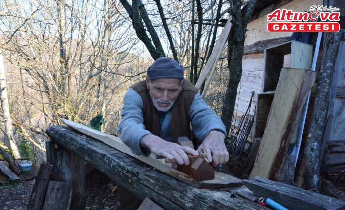 Sandal kürekleri Salih ustanın elinden çıkıyor