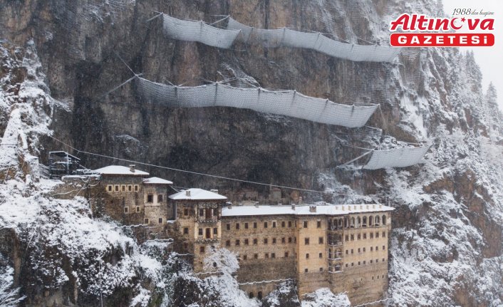 Sümela Manastırı ve Altındere Vadisi beyaza büründü