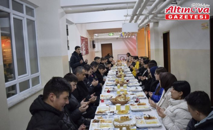 Ağlı Kaymakamı Çelebi öğrencilerle iftar yaptı