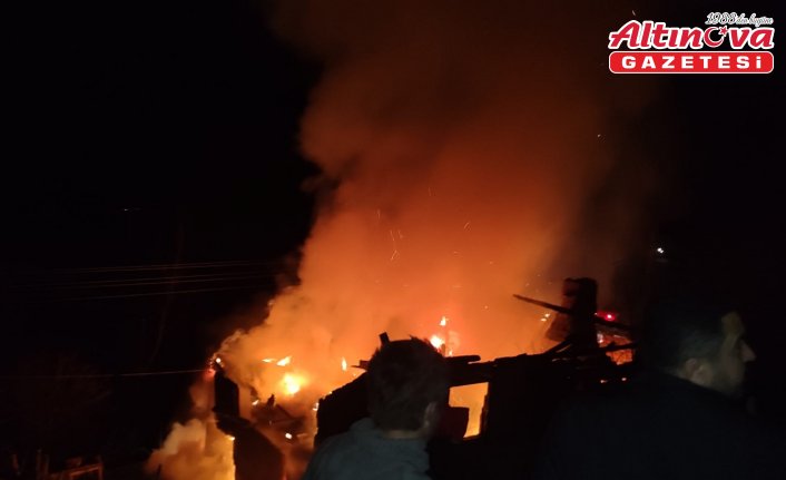 Durağan'da çıkan yangında bir evde hasar oluştu