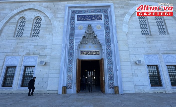 Düzce, Zonguldak, Karabük ve Bartın'da ramazanın ilk cuma namazı kılındı