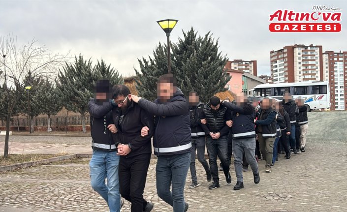 Kastamonu'da uyuşturucu operasyonunda gözaltına alınan 12 şüpheli adliyeye sevk edildi