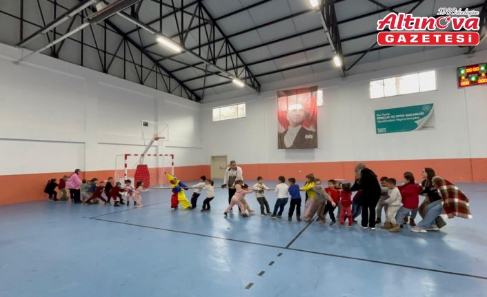 Küre'de minik öğrenciler sporla tanıştı